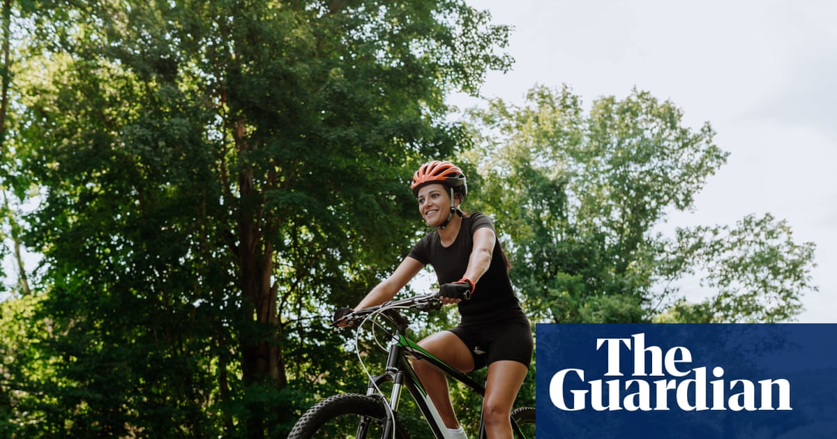 Trial of 12mph bike lane speed limit grinds gears of Dutch cyclists Trial of 12mph bike lane speed limit grinds gears of Dutch cyclists
