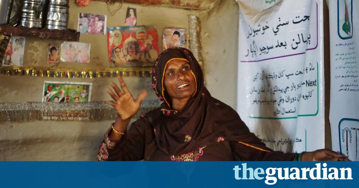 The 'Avon ladies' of Pakistan selling contraception door to door