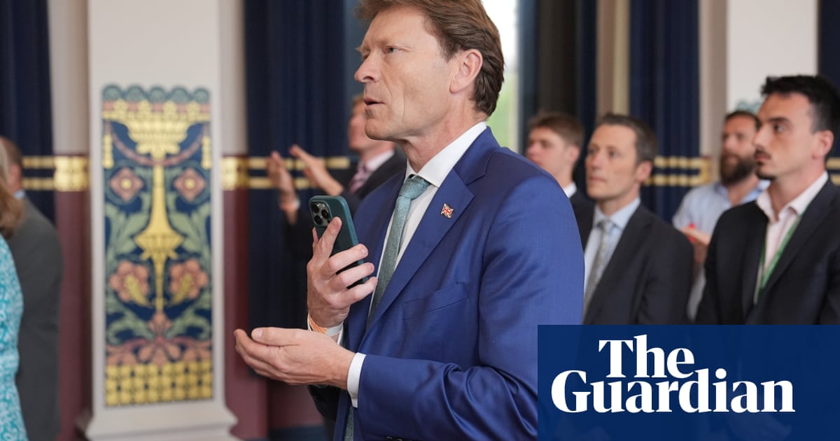 Reform's green energy assault in Lincolnshire puts 12,200 jobs at risk'