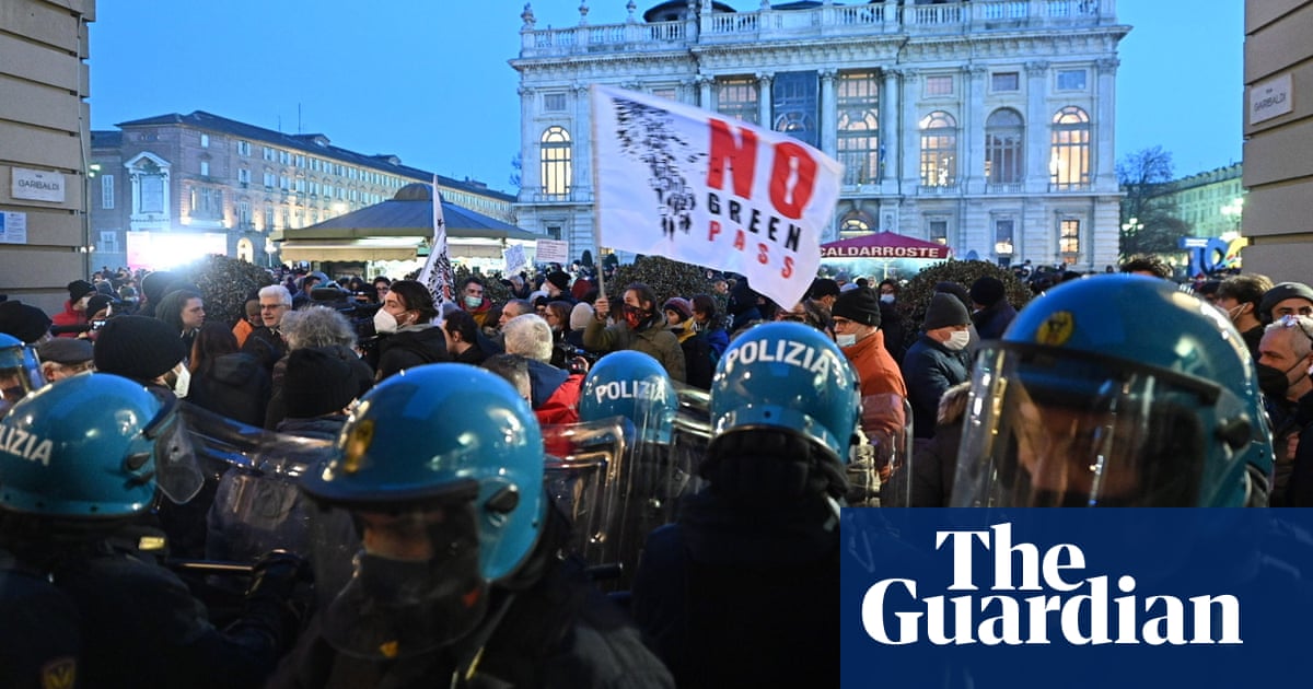 Featured image of post Italian nurse accused of giving fake Covid jabs to anti-vaxxers arrested
