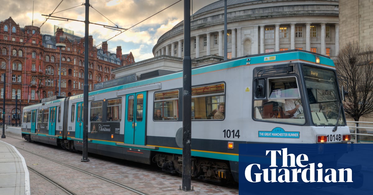 Rachel Reeves unveils 15bn for trams, trains and buses outside London