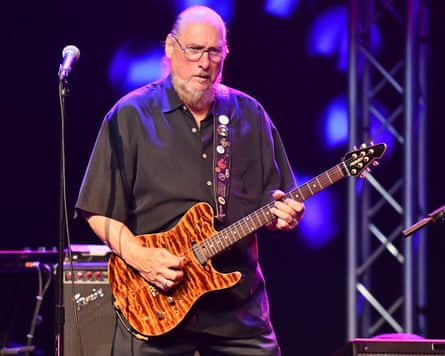 Cropper performs in Pasadena, California, 2018.