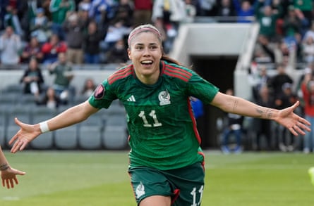 Mexico guardant Lizbeth Ovalle