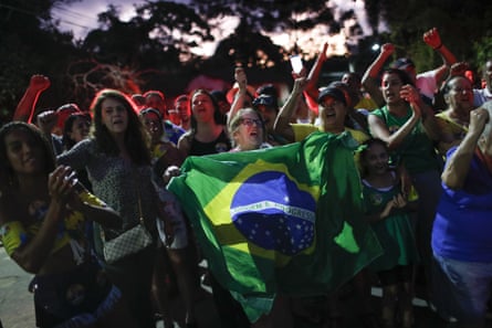 Supporters of Brazilian politician Roberto Jefferson demonstrate close to his house