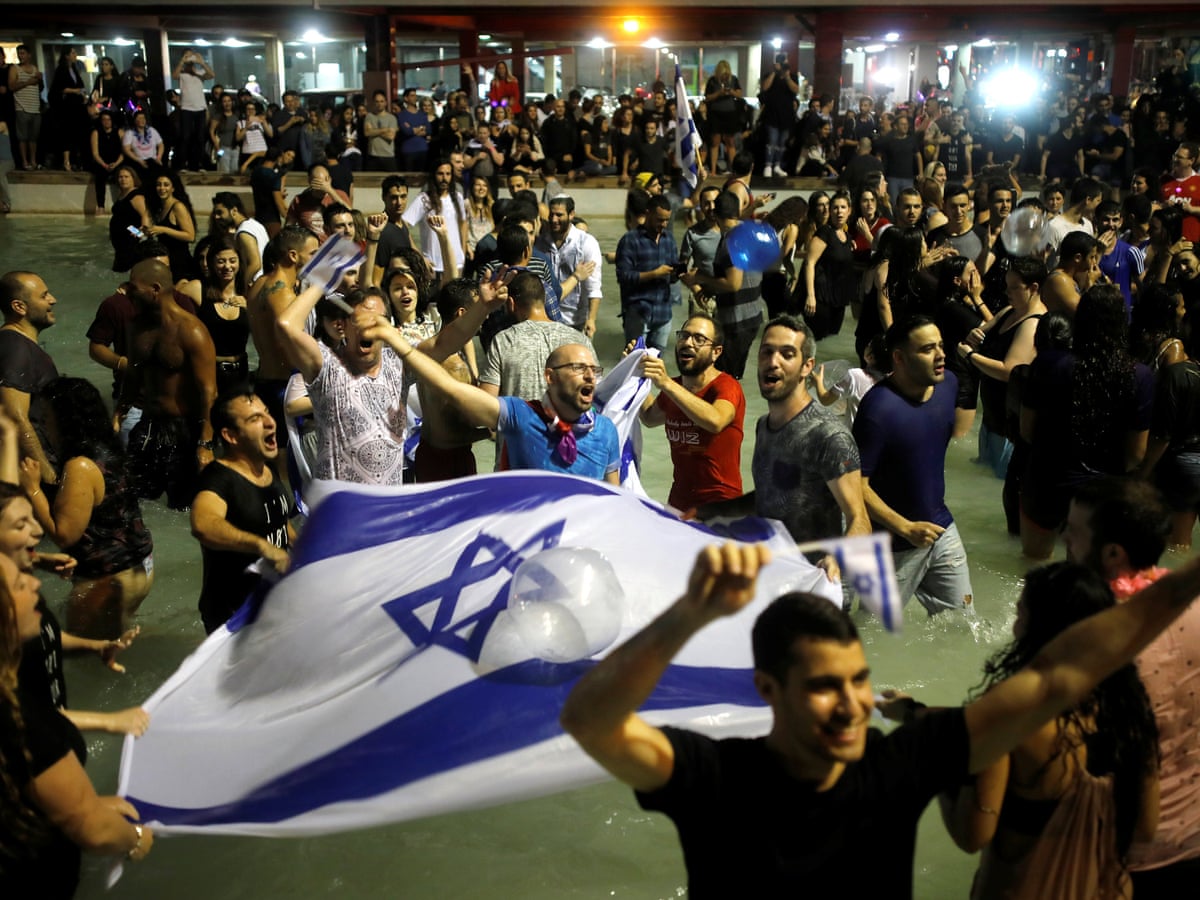 Zieht Alia Shawkat Bei Brad Pitt Ein 1 1