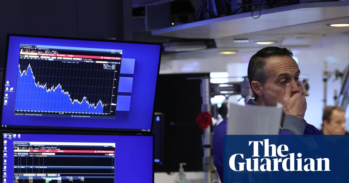 Global markets fall after tech sell-off and fears over Chinese economy