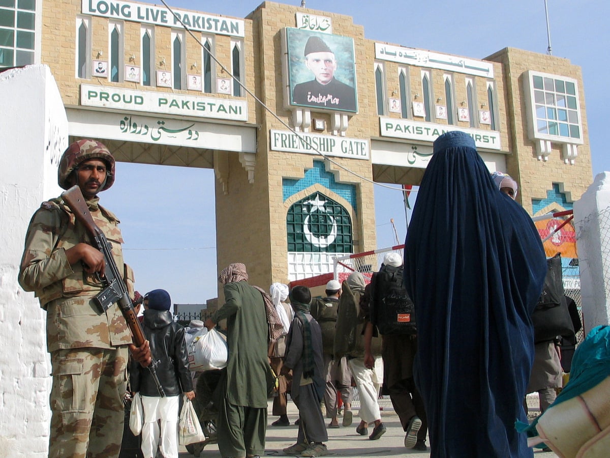 Pakistan asks Trump to help fund border fence with Afghanistan | Pakistan |  The Guardian