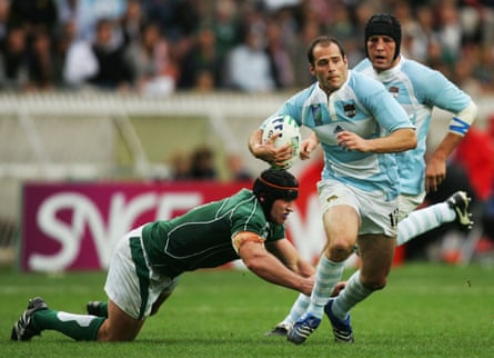 Felipe Contepomi of Argentina goes past Denis Leamy of Ireland during the Rugby World Cup 2007 Pool D match