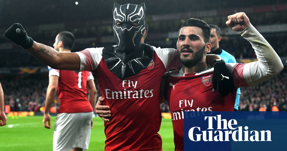 Aubameyang the hero as Arsenal beat Rennes and reach quarter-finals