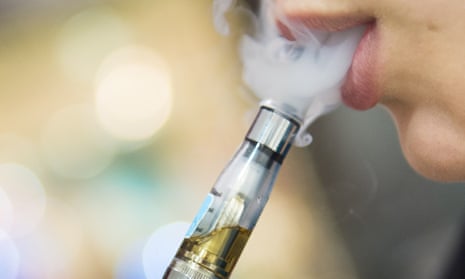 The RCP report found e-cigarettes could help shift smokers away from their habit. 