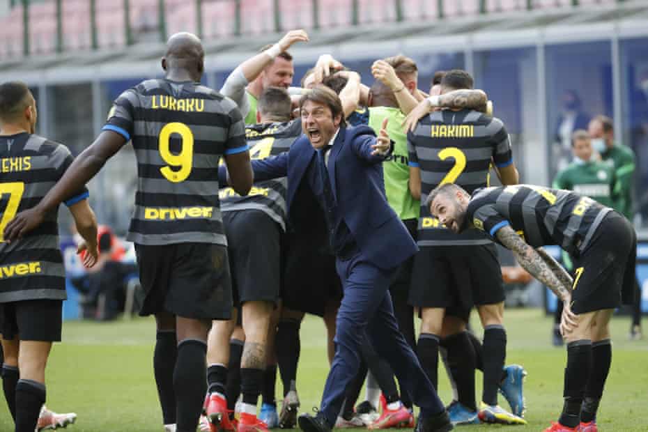 Conte and his Inter players.