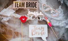 Bridal and bridesmaids flags on lace wedding veil