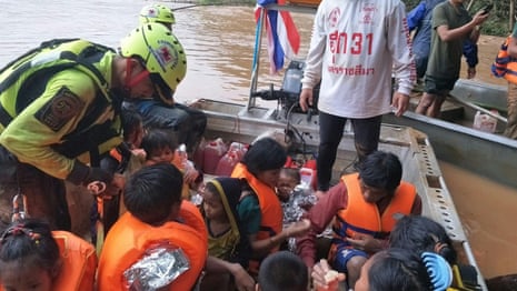 Baby rescued after Laos dam collapse - video