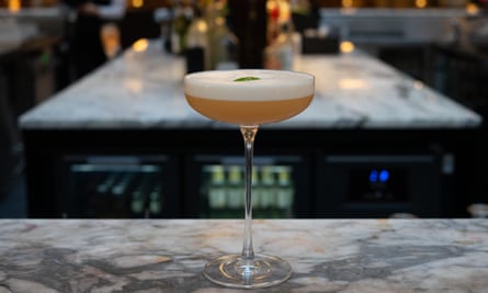 الطاقة الحامضة... إيرل غراي تعكر في فندق البلدية، ليفربول