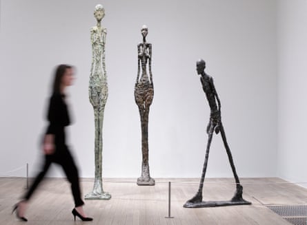 Trois pièces de l'exposition Giacometti à la Tate Modern de Londres en 2017. 