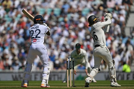 New Zealand's Tom Blundell takes the catch to dismiss Jofra Archer.