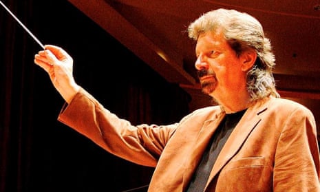 Louis Clark conducting