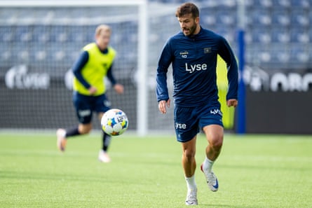 Viking captain and forward Zlatko Tripic during a training session.