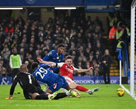Viktor Gyökeres turns the ball home for Arsenal’s second goal after an error from Robert Sánchez.