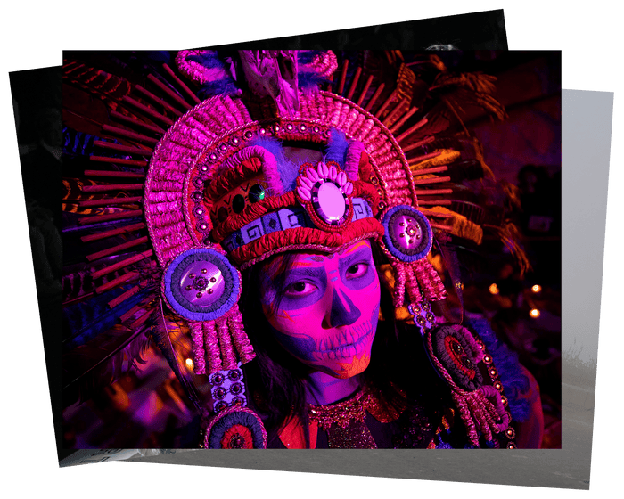 Day of the Dead and a sheep-shaped hot air balloon: photos of the day – Friday