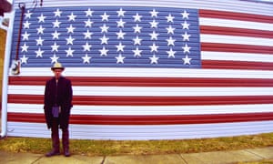 Rich Hall’s Working For The American Dream … a story littered with lumpy metaphors.