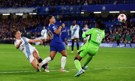 Sam Kerr scores for Chelsea