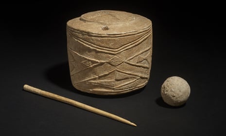 The Burton Agnes chalk drum, chalk ball and bone pin 3005-2890BC.