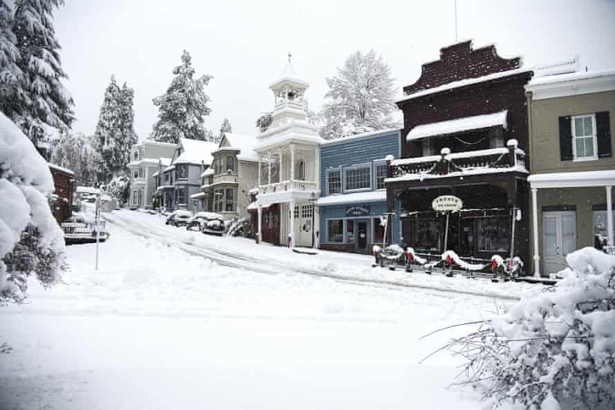 Main Street in Nevada City, California, was full of snow Monday morning.