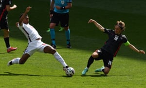 Bellingham gets stuck in against Modric