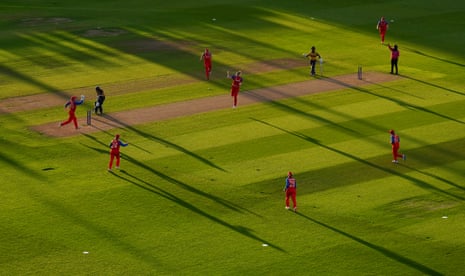 England’s Lauren Bell (centre) celebrates taking the wicket of Sri Lanka’s Vishmi Gunaratne.