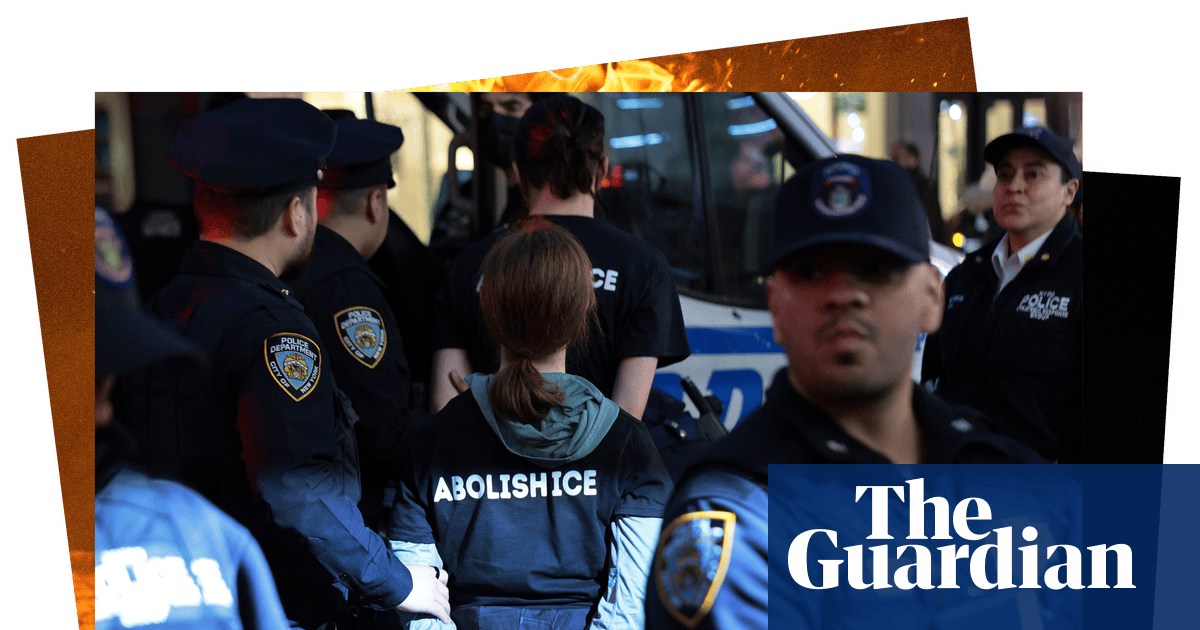 An anti-ICE protest and a thumbs up from space: photos of the day – Tuesday