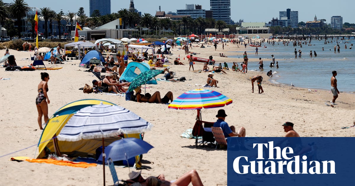 Southern parts of Australia swelter through summers first heatwave