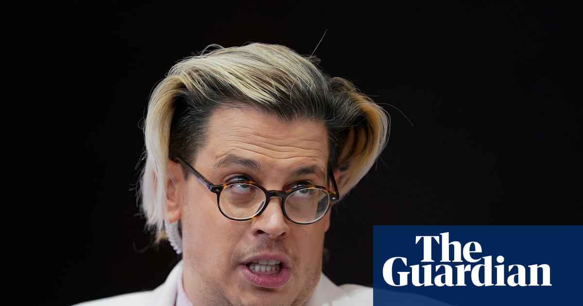 Milo Yiannopoulos, a far-right political commentator, detained by ICE