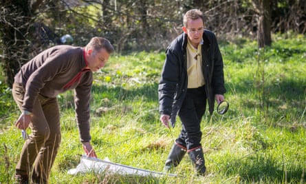Chris Packham and Prof Richard Wall search for ticks in the Harlow area
