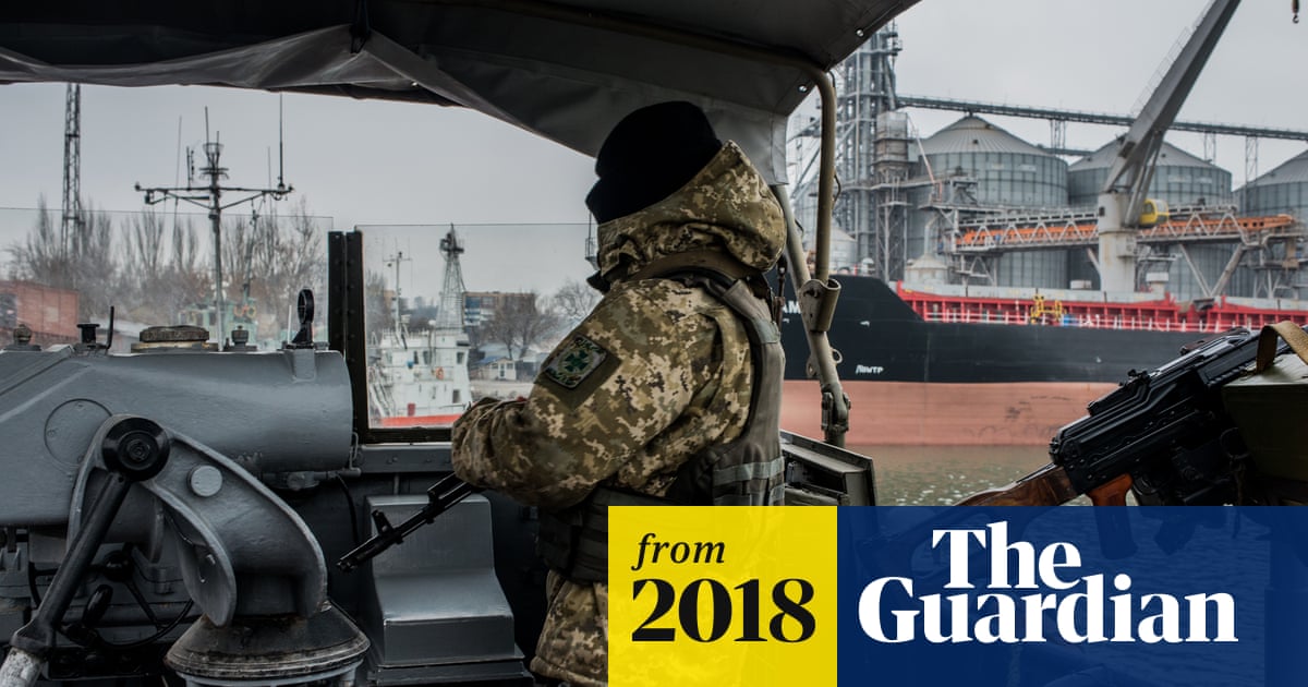 Ukraine president calls for Nato warships in Sea of Azov