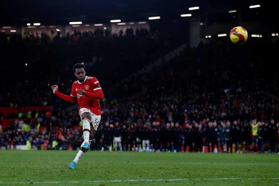 Manchester United’s Anthony Elanga misses the decisive penalty in the shoot-out.