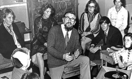 McGinn giving an evening class at East Kilbride high school, 1972.