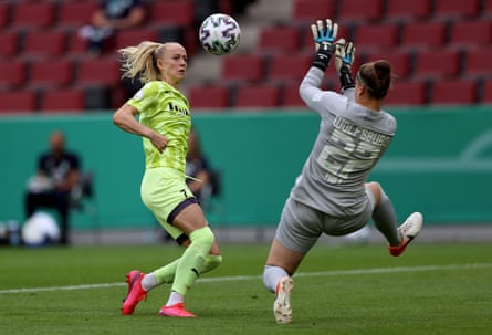 Lea Schüller scores for Essen in the women’s DFB Cup final against VfL Wolfsburg in July.