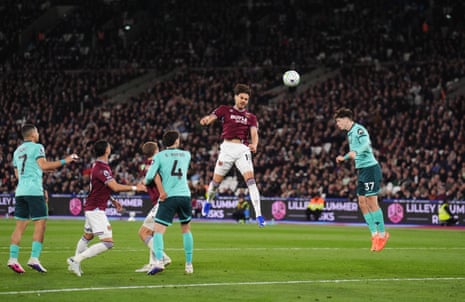 Konstantinos Mavropanos powers home the header and West Ham lead!