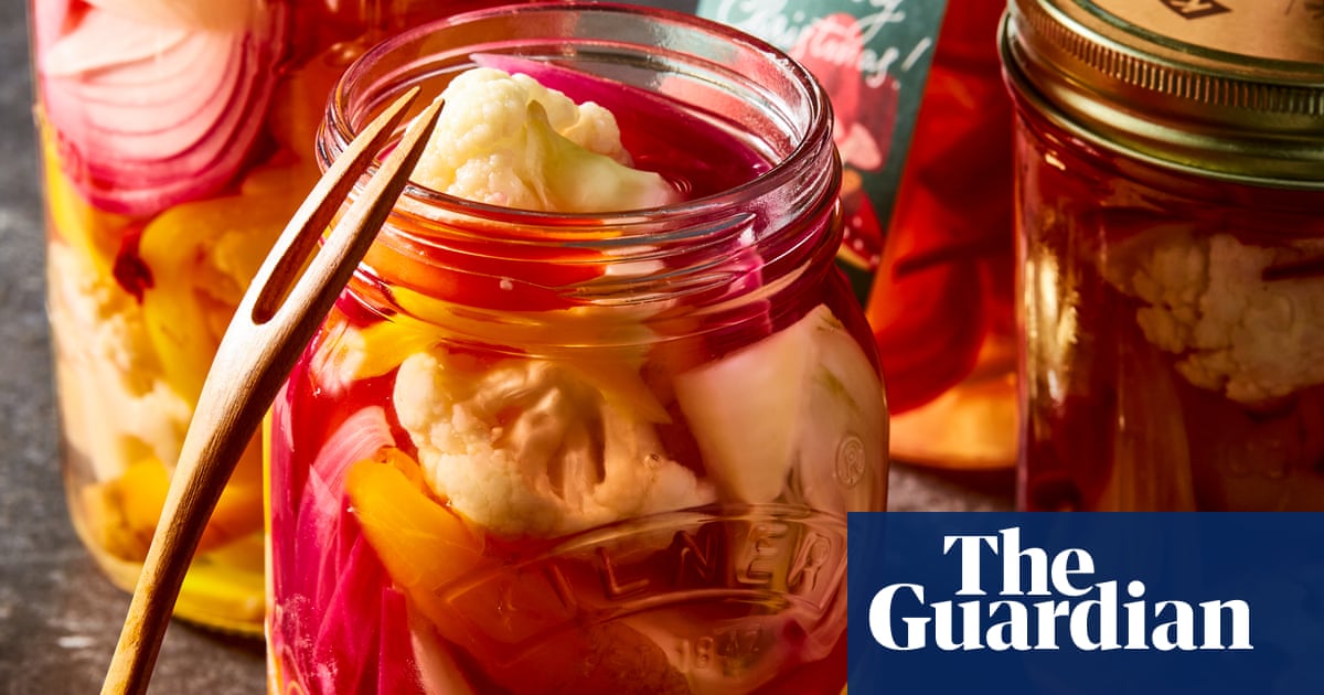 Приятна селска рецепта в сицилиански стил за смесени зеленчукови кисели