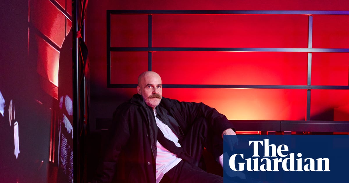 «Αντιμετώπισα τον θάνατο, τη χρεοκοπία και τον ιό HIV σε τρεις μήνες»: Ο Ανδρέας Αγγελιδάκης στη ριζοσπαστική καλλιτεχνική του εγκατάσταση, επηρεασμένη από τον Ru Paul | Τέχνη και σχέδιο «Αντιμετώπισα τον θάνατο, τη χρεοκοπία και τον ιό HIV σε τρεις μήνες»: Ο Ανδρέας Αγγελιδάκης στη ριζοσπαστική καλλιτεχνική του εγκατάσταση, επηρεασμένη από τον Ru Paul | Τέχνη και σχέδιο