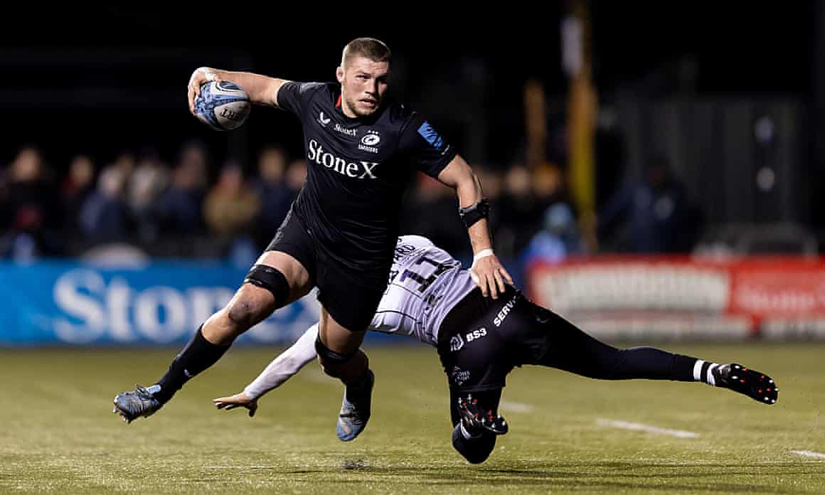 Tom Willis runs with the ball in Saracens’ Premiership win over Bristol Bears.