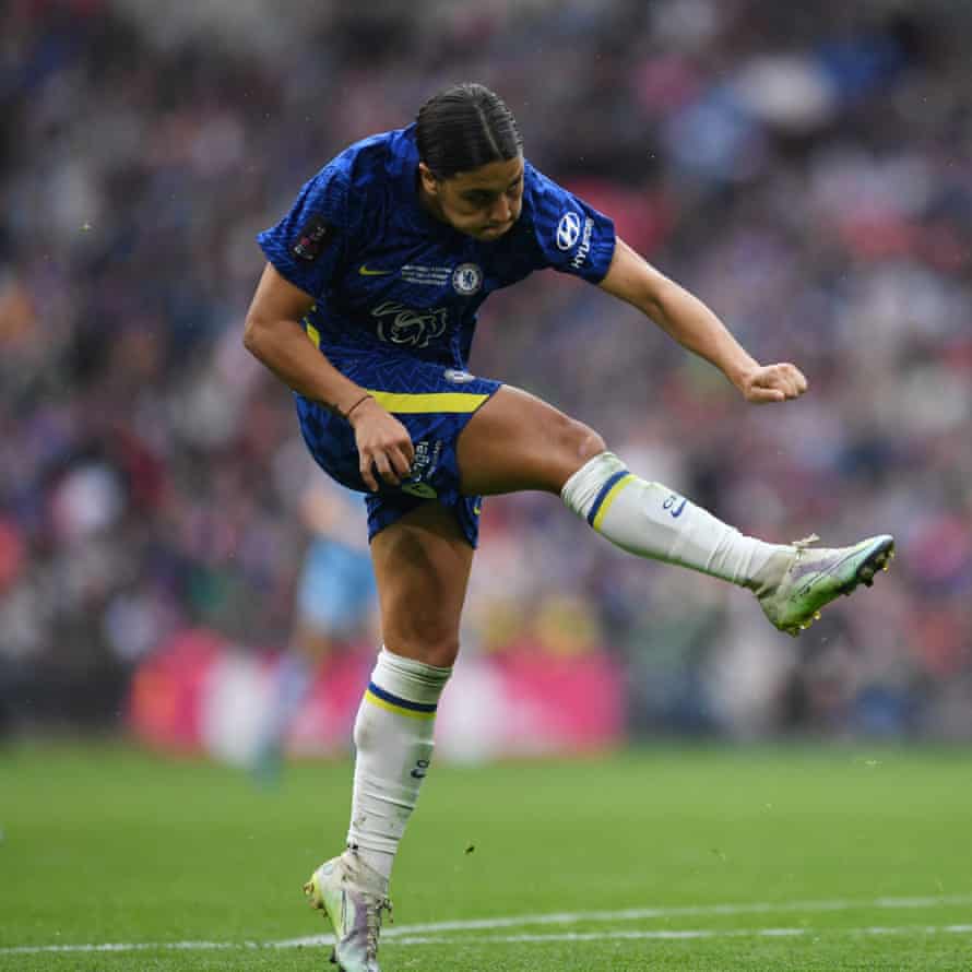 Sam Kerr scores her second, and Chelsea's third goal.