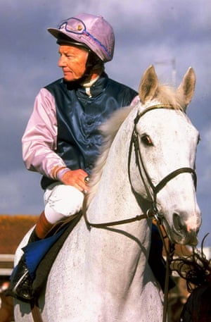In October 1998 the crowds at Wincanton’s charity race meeting were treated to the sight of two racing legends when Lester Piggott paraded on Desert Orchid, the main race on the card being named after the grey, much-loved veteran steeplechaser.