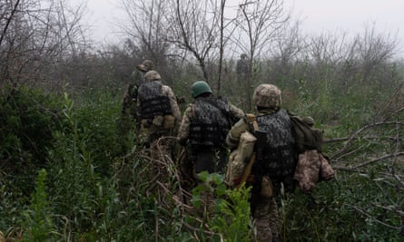 Infantes de marina ucranianos cerca del río Dniéper, cerca de Kherson