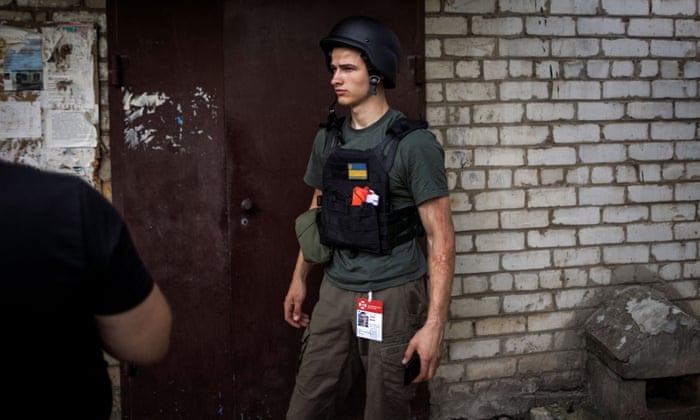 Volunteer of the NGO “Vostok SOS” Mykola Sirenko, waits to assist in the evacuation of a citizen, as Russia’s attack on Ukraine continues, in Bakhmut, Ukraine, August 5, 2022. REUTERS/Alkis Konstantinidis