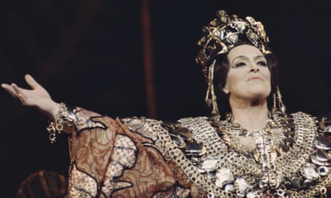 Josephine Veasey as Dido, the queen of Carthage, in Berlioz’s Les Troyens at Covent Garden.