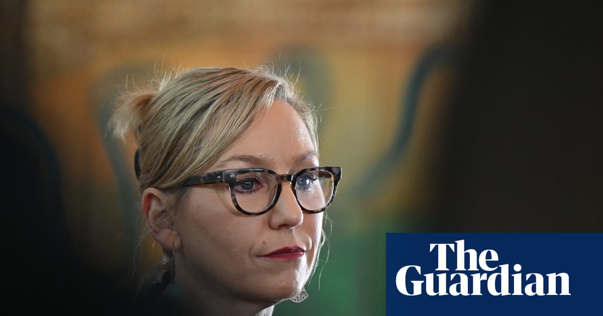 Three Greens senators to cross floor amid internal brawl over contentious koala park plan