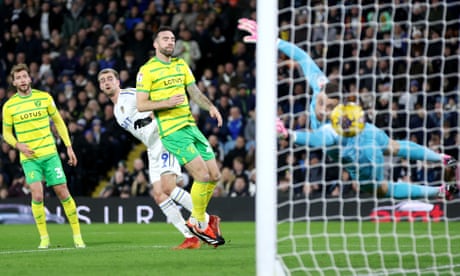 Leeds close on automatic promotion spots as Bamford downs Norwich
