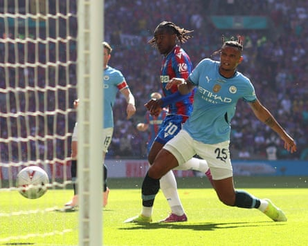 Eberechi Eze scores Crystal Palace’s goal